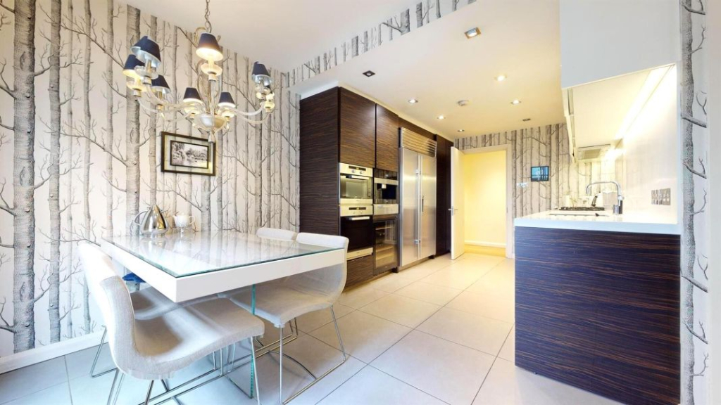 Modern kitchen – shaker style, pendant lighting